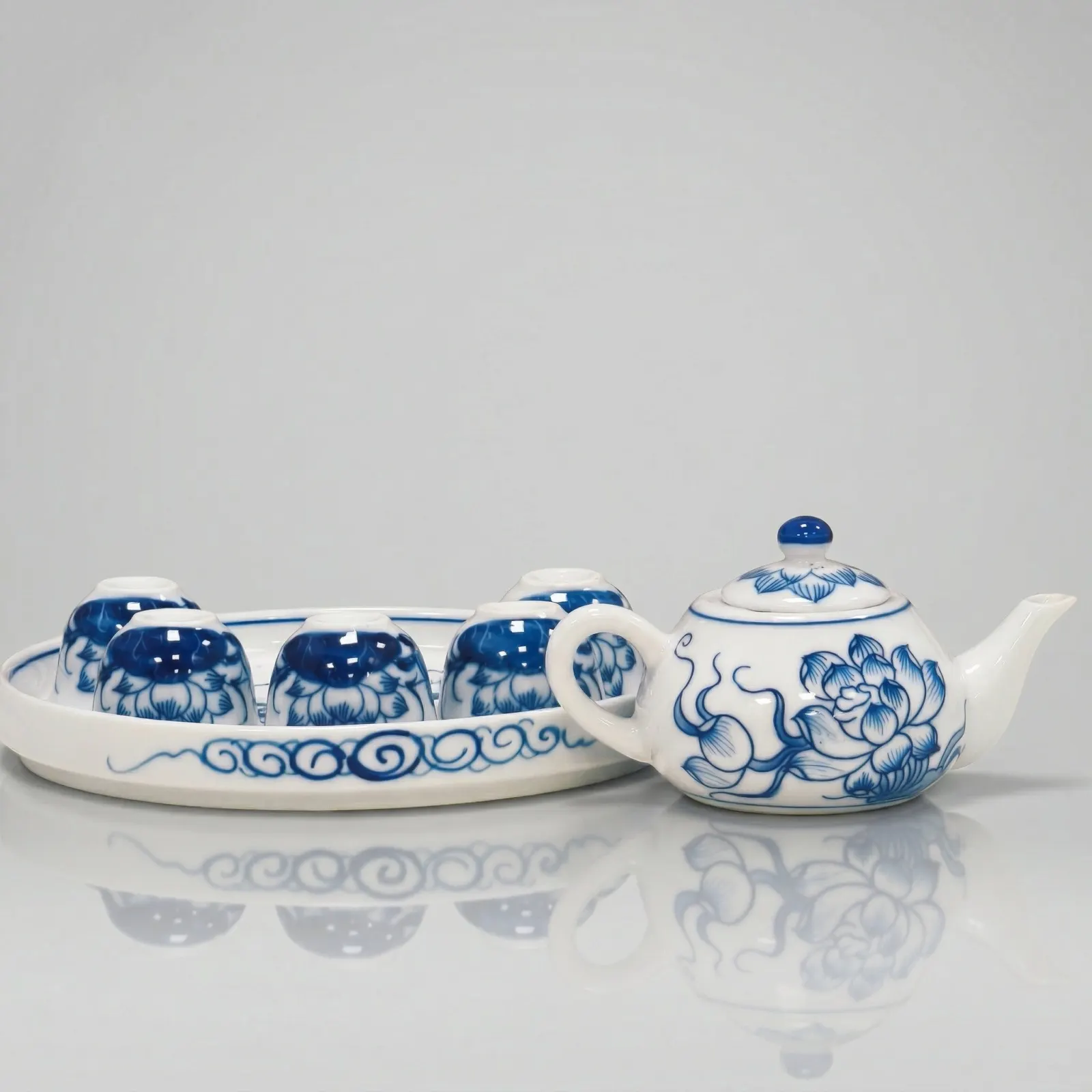Ấm trà men LAM họa tiết - SEN - 3 chén